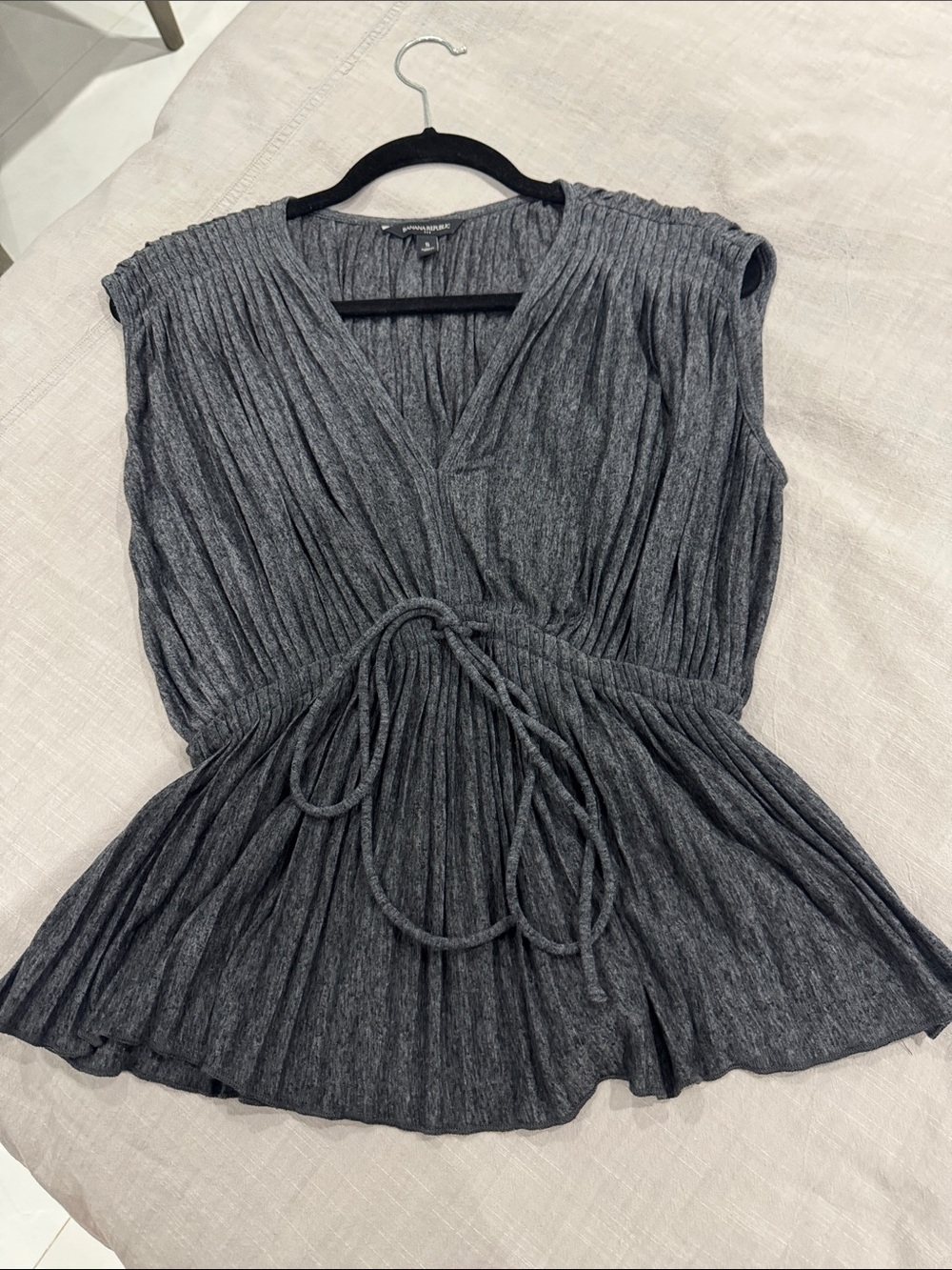 Banana Republic Charcoal Gray Pleated V-Neck Tie-Waist Camisole